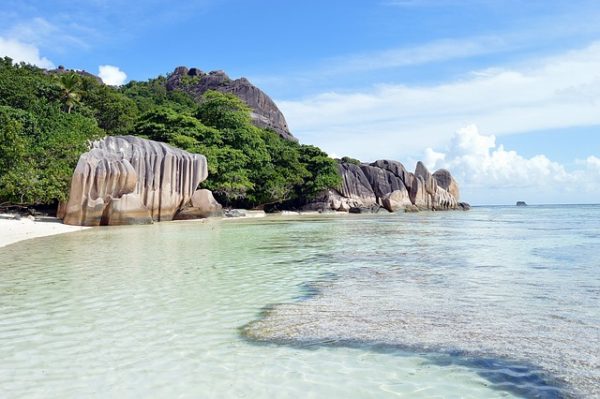 Photo d'une belle plage des Seychelles